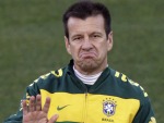 A demissão de Dunga aconteceu assim que ele chegou ao Brasil após o fracasso da seleção brasileira na Copa. Agora, o treinador descansa no Rio Grande do Sul com a família e começa a pensar em seu futuro