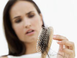 Seu cabelo cai muito? A dieta pode ser a culpada. Entenda! Seu cabelo cai muito? A dieta pode ser a culpada. Entenda!