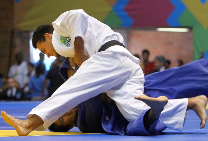 leandro guilheiro, 700