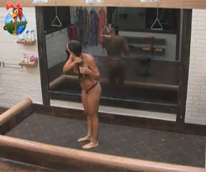 Joana toma banho Joana toma banho