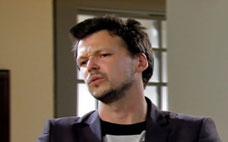 Francisco pede o perdão de Carlos