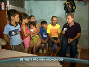 Gugu ajuda família que foi despejada