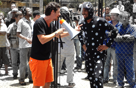 Felipe Solari combate a dengue com bom humor