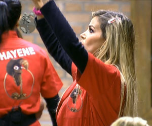 Robertha Portella volta para a sede e Gretchen se isola no quarto Robertha Portella volta para a sede e Gretchen se isola no quarto