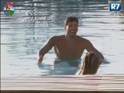 Diego canta na piscina Diego canta na piscina
