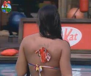 "Espera só você dormir! Vou grudar chocolate na sua testa!", ameaça Nicole "Espera só você dormir! Vou grudar chocolate na sua testa!", ameaça Nicole