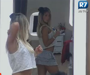 Após banho instigante, Robertha Portella veste sua roupa mais sexy Após banho instigante, Robertha Portella veste sua roupa mais sexy
