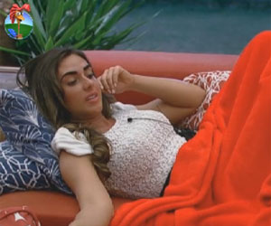 Nicole Bahls apresenta para os peões a nova participante do reality Nicole Bahls apresenta para os peões a nova participante do reality