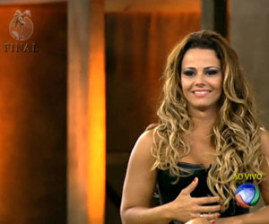 Viviane Araujo é a grande campeã da quinta temporada da Fazenda