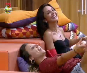Flávia e Angelis deixam Victor de boca aberta Flávia e Angelis deixam Victor de boca aberta