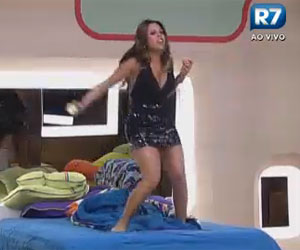 Angelis Borges enlouquece com m&uacute;sica famosa - A Fazenda de ...