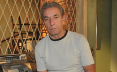 Adalberto dá um tapa em Zizi ao descobrir que ela se vendeu para Regina Adalberto dá um tapa em Zizi ao descobrir que ela se vendeu para Regina