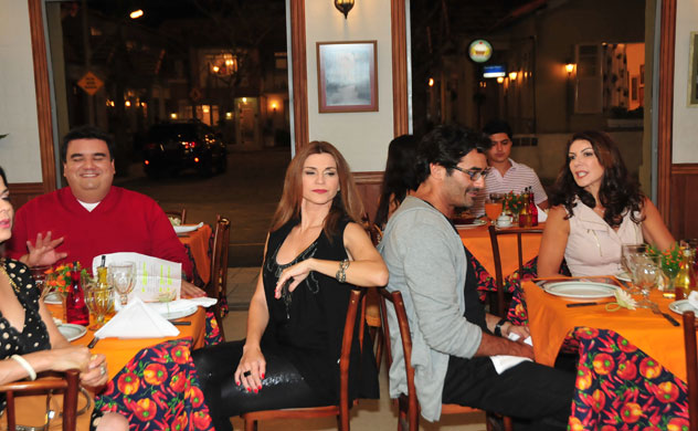 Após confusão em restaurante, Luciano Szafir defende mãe