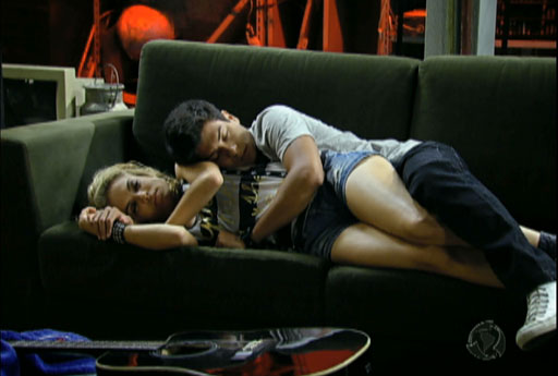 Roberta e Diego reatam o namoro. Veja os melhores momentos da semana! Roberta e Diego reatam o namoro. Veja os melhores momentos da semana!