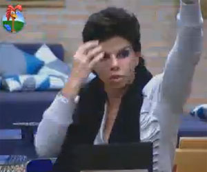 "Eu não sou dissimulada", afirma Penélope Nova em atividade "Eu não sou dissimulada", afirma Penélope Nova em atividade
