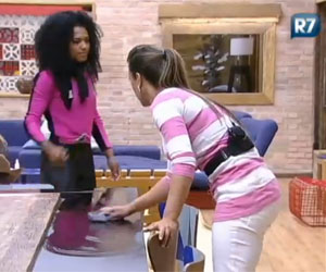 Nicole-simone---300.jpg