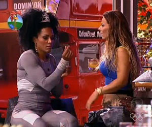 Viviane desabafa com Simone sobre Penélope Viviane desabafa com Simone sobre Penélope