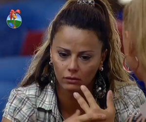 "Eu nunca fiz nada para ela [Nicole]", desabafa Viviane aos prantos