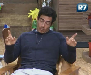 Felipe Folgosi faz piada com vocabulário limitado de Vavá Felipe Folgosi faz piada com vocabulário limitado de Vavá