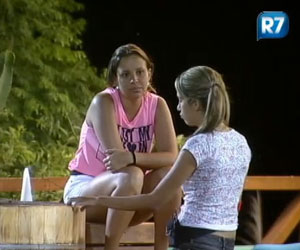 Após briga e pedido de desculpas, Angelis e Gabriela conversam numa boa Após briga e pedido de desculpas, Angelis e Gabriela conversam numa boa