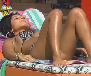 Natália, Victor e Angelis aproveitam o sol e exibem corpos perfeitos Natália, Victor e Angelis aproveitam o sol e exibem corpos perfeitos