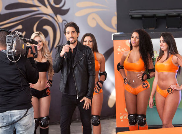 Disputa entre loiras e morenas esquenta o programa