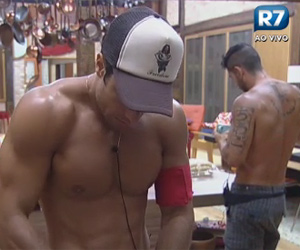 Dan revela a Thyago que não conseguiu dormir com Flávia Dan revela a Thyago que não conseguiu dormir com Flávia