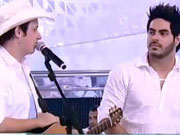 Israel e Rodolfo participam de gincana