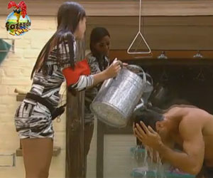 Fl&aacute;via ajuda Dan a tomar banho e o chama de " amor" - A Fazenda ...