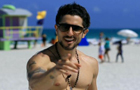 Produção prega peça e Marcos Mion vai parar em praia gay! Veja fotos da viagem do apresentador aos Estados Unidos