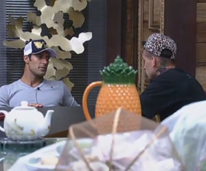 Beto conta para Mateus o que faz com Aryane na cama