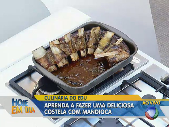 Depois, tirar o alumínio e voltar ao forno alto para dourar Aproveite e veja outras matérias, fotos e receitas do Hoje em Dia! Já curtiu a página do Hoje em Dia no Facebook? Clique! Siga o Hoje em Dia no Twitter e receba todas as notícias